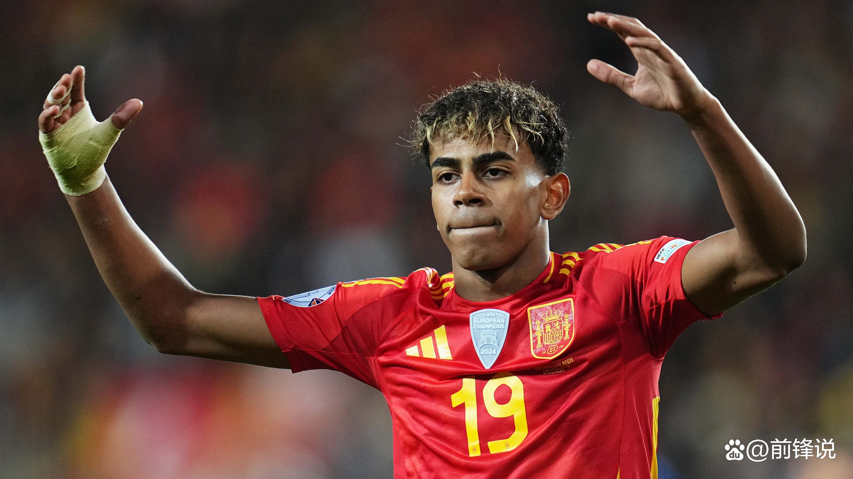 莱万多夫斯基迎来五赛季高光表现，TL球迷沸腾！